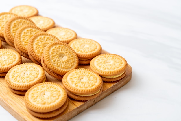 biscotti con crema al burro