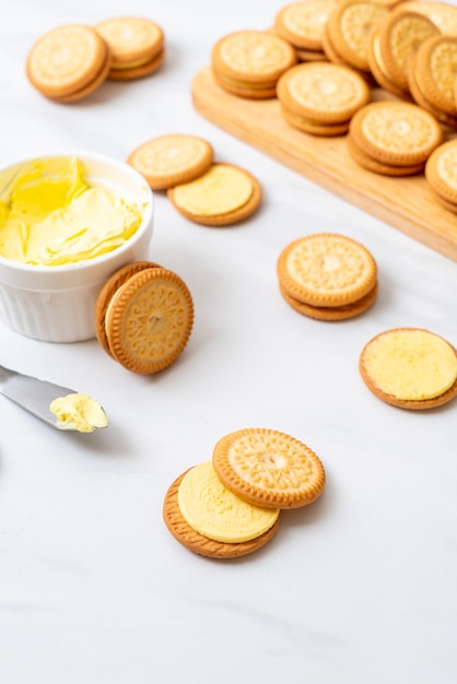 biscotti con crema al burro