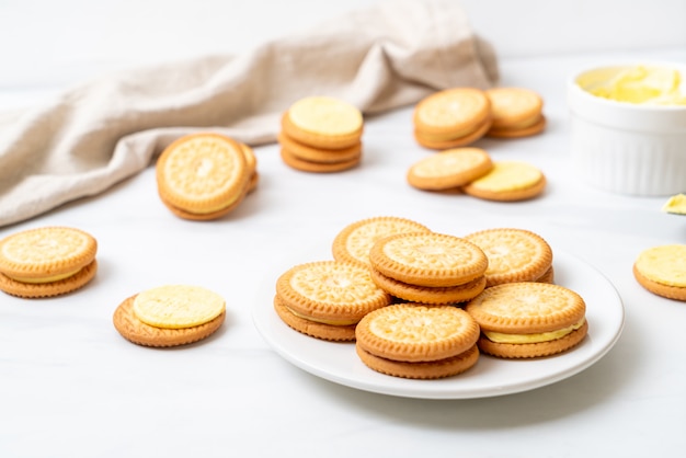 biscotti con crema al burro