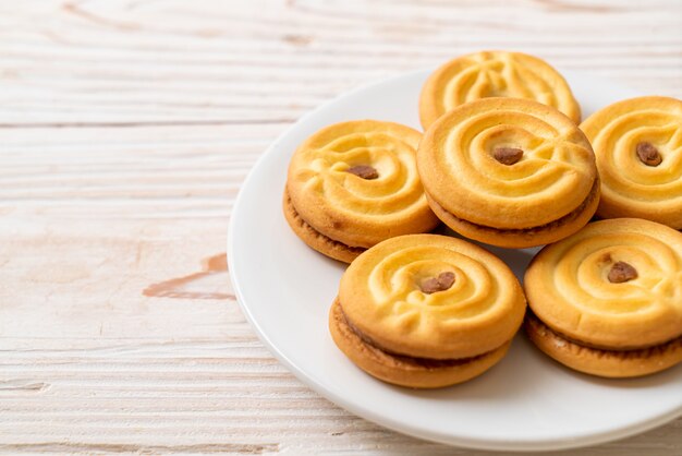 biscotti con crema al cioccolato