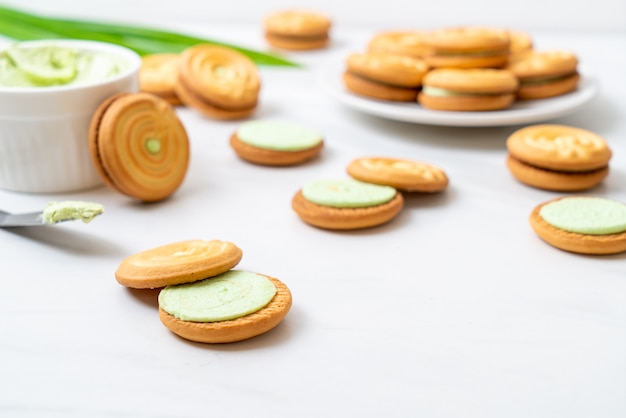 biscotti con crema pandana