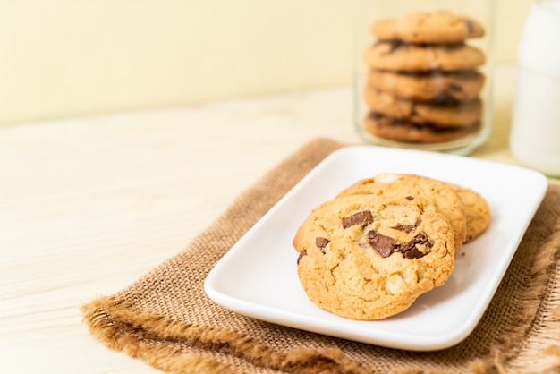 Biscotti con gocce di cioccolato