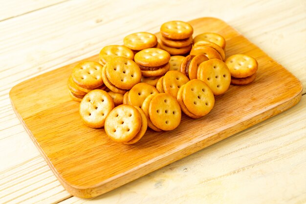 biscotti con marmellata di ananas