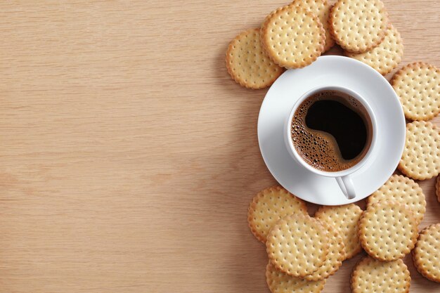 Biscotti con panna e caffè