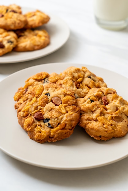 Biscotti con uvetta e mandorle