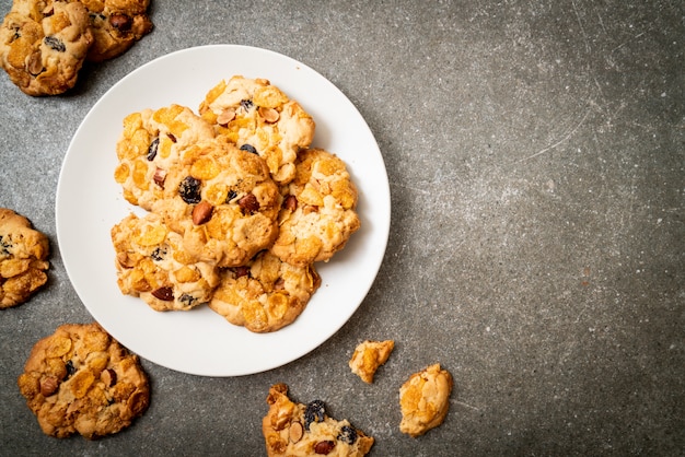 Biscotti con uvetta e mandorle