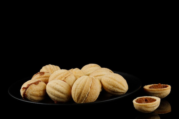 Biscotti di arachidi con latte condensato Dolci e deliziosi biscotti alle noci con latte condensato
