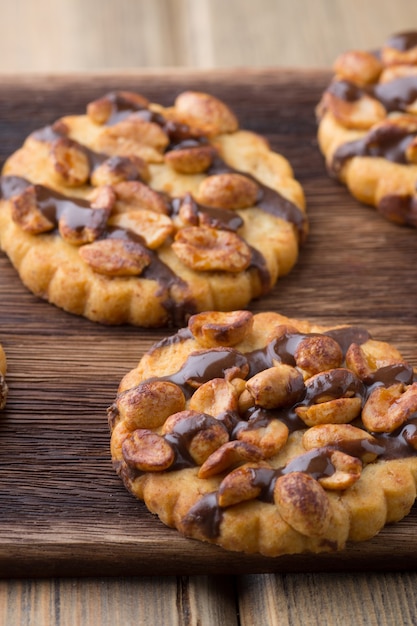 Biscotti di farina d'avena con nocciole e cioccolato