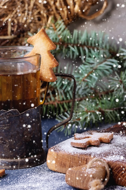 Biscotti di Natale di pasta frolla per tazze