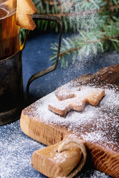 Biscotti di Natale di pasta frolla per tazze