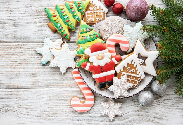 Biscotti di Natale e albero di Natale