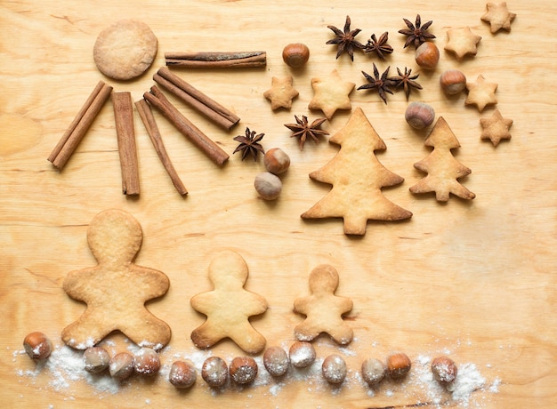 Biscotti di panpepato per Natale con cannella e anice stellato