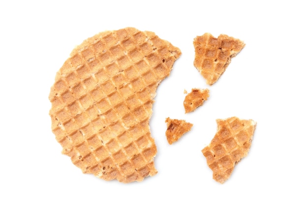 biscotti di waffle al burro su sfondo bianco