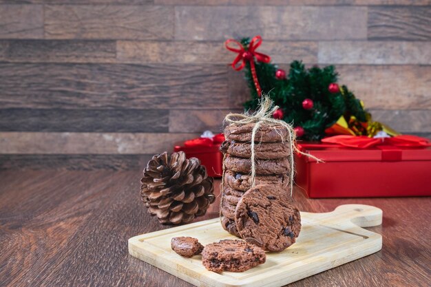 Biscotti e scatole da regalo la vigilia di Natale