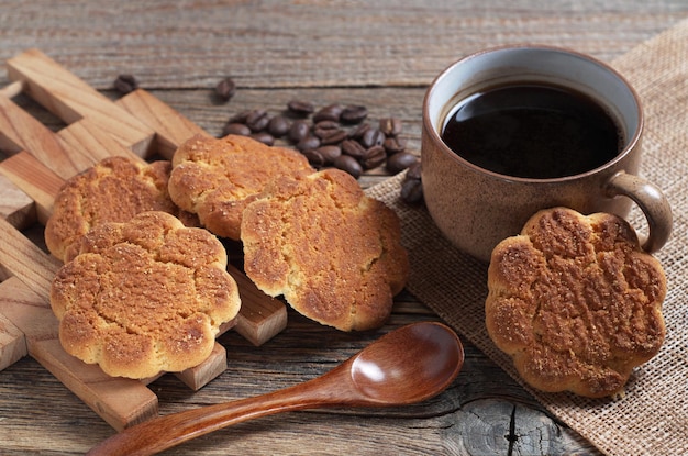 Biscotti e tazza di caffè