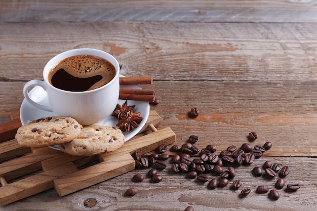 Biscotti e tazza di caffè