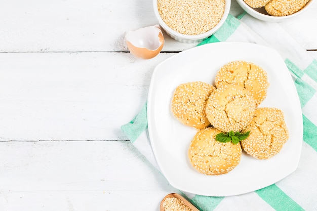 Biscotti fatti in casa con semi di sesamo