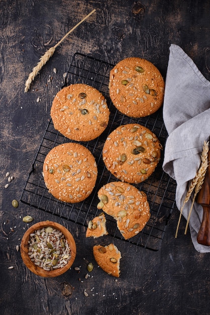 Biscotti giganti in padella con semi sani