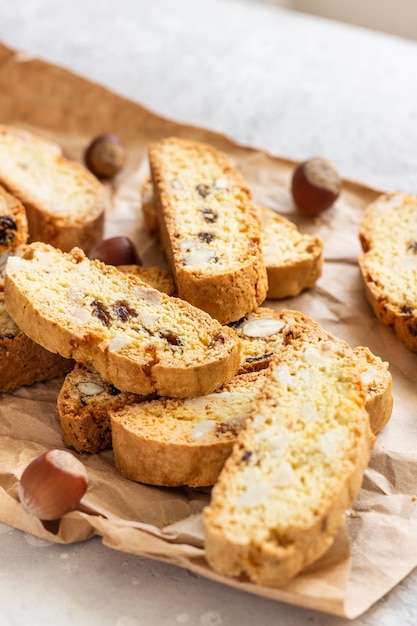 Biscotti italiani con nocciole