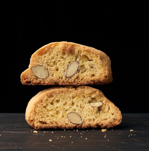 Biscotto alle mandorle italiano al forno, biscotti cantuccini,