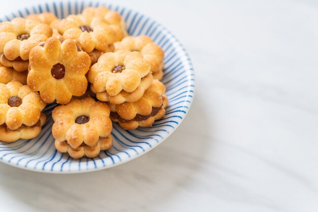 biscotto con marmellata di ananas