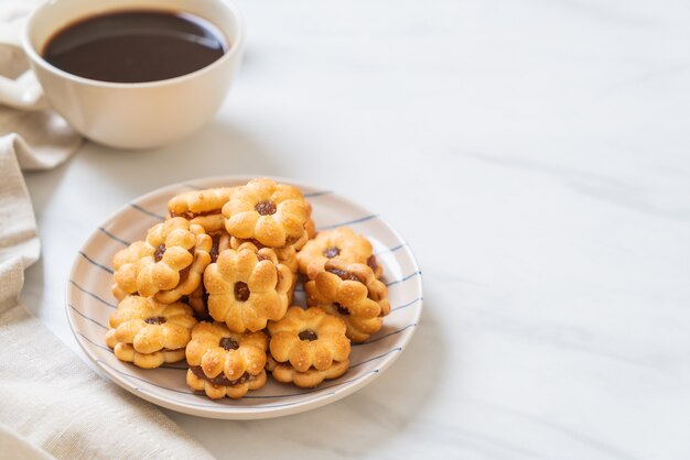 biscotto con marmellata di ananas