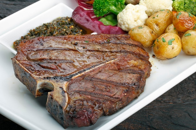 Bistecca alla fiorentina con verdure