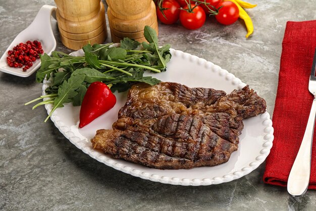 Bistecca alla griglia con arugula