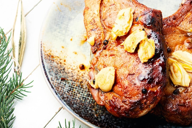 Bistecca di carne alla griglia per il barbecue di Natale