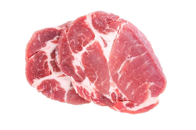 Bistecca di carne di maiale cruda fresca del collo isolata su fondo bianco