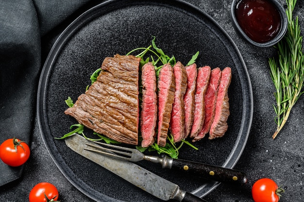 Bistecca di Flat Iron alla griglia e tagliata