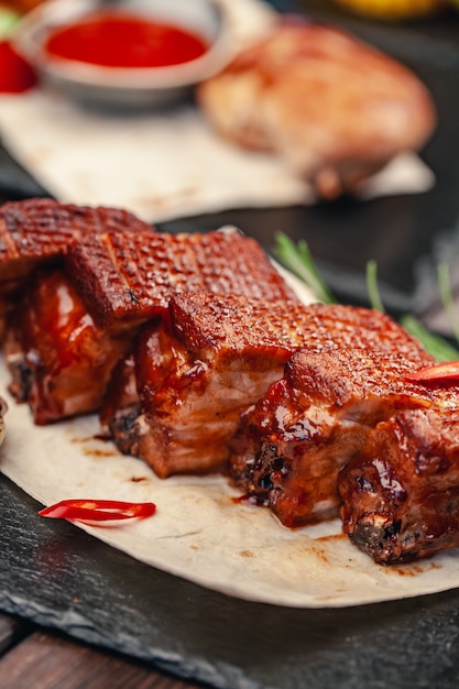 Bistecca di manzo alla griglia con verdure