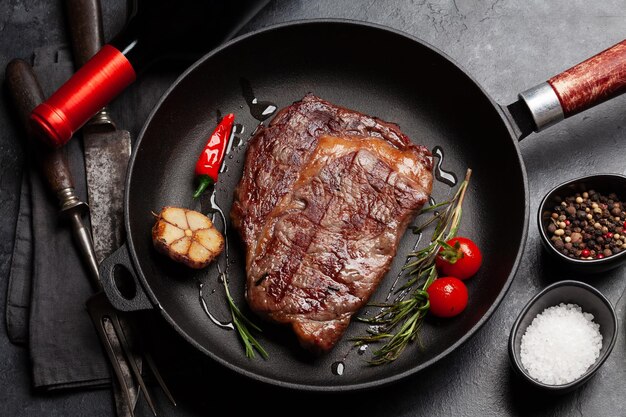 Bistecca di manzo ribeye alla griglia