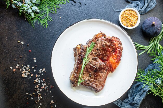 bistecca di manzo ribeye vitello alla griglia succosa carne fritta