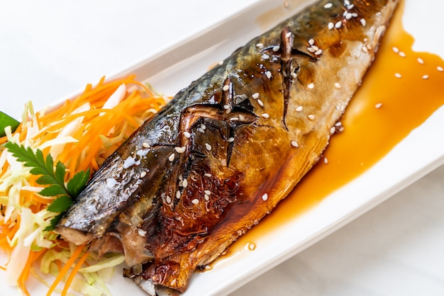 Bistecca di pesce Saba grigliata con salsa teriyaki