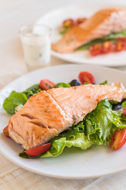 bistecca di salmone alla griglia