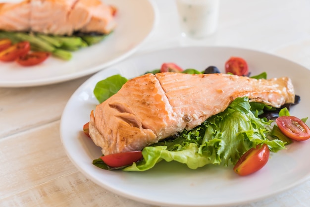 bistecca di salmone alla griglia