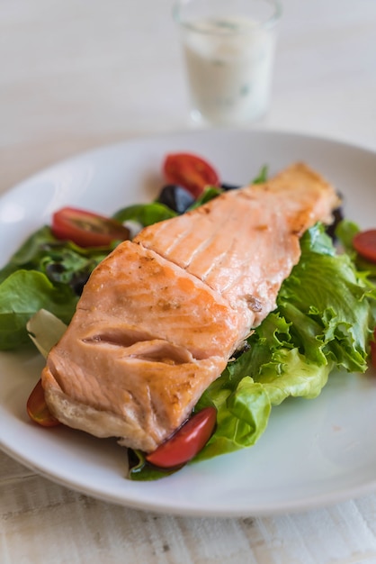 bistecca di salmone alla griglia