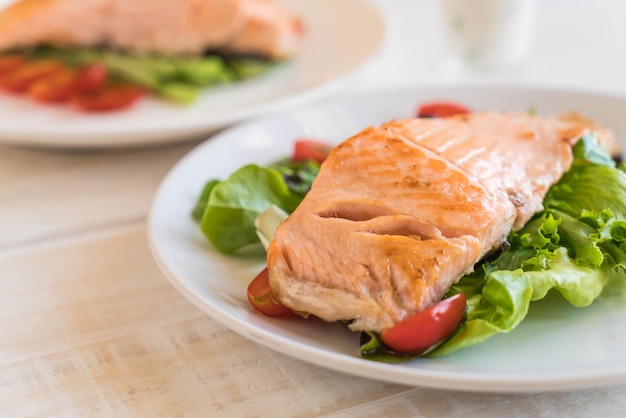 bistecca di salmone alla griglia