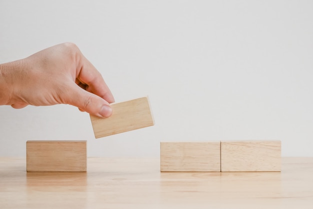 Blocco di legno per organizzare le mani