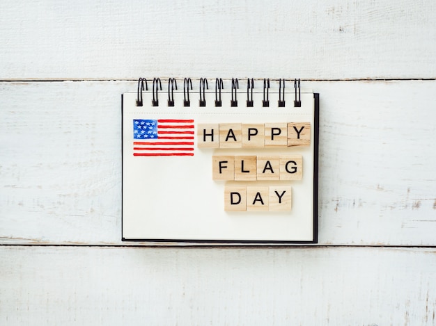 Blocco note con congratulazioni per Flag Day