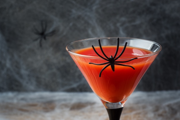 Bloody Mary cocktail, ragnatela per Halloween,