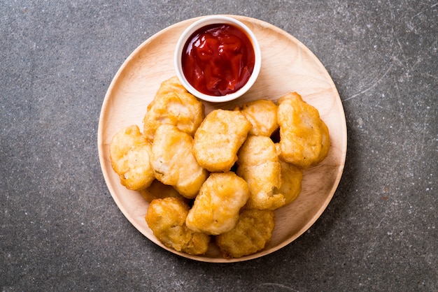 Bocconcini di pollo con salsa