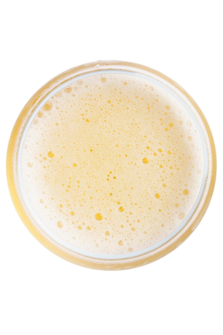 Foto bolle di birra in bicchiere di birra leggera