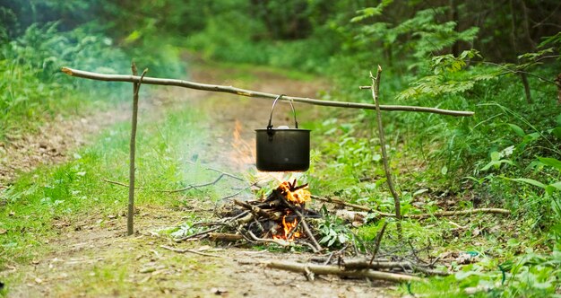 Bombetta sul fuoco durante la campagna.