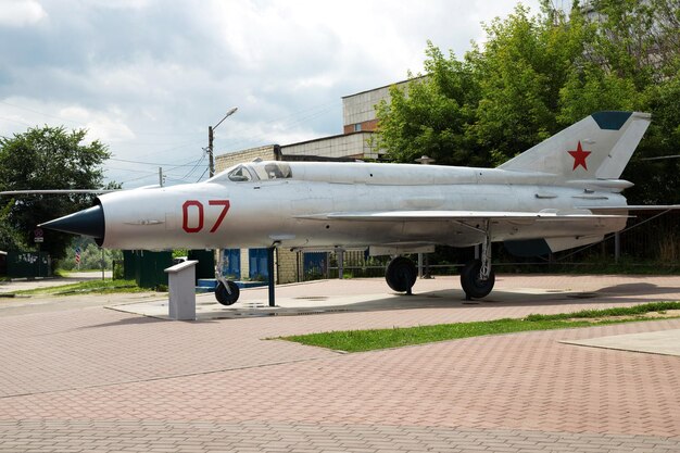 Bor Nizhny Novgorod area Russia 30 luglio 2020 jet da combattimento Mig21 SMT alla carta del museo all'aperto