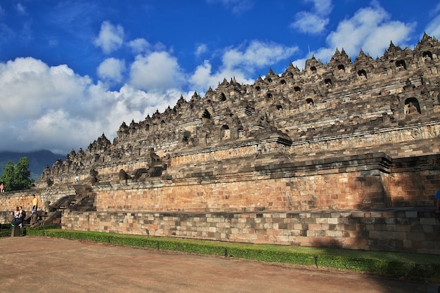 Borobudur, il grande tempio buddista in Indonesia