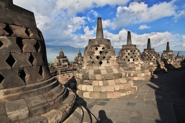 Borobudur, il grande tempio buddista in Indonesia