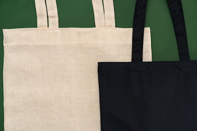 Borsa per la spesa tessile su sfondo verde piatta