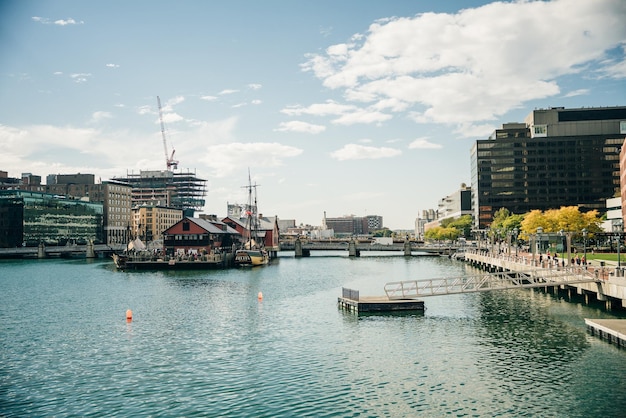 Boston cityscape vista dal porto nel centro degli Stati Uniti 2 settembre 2023